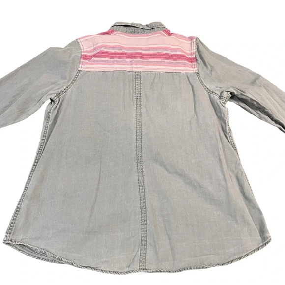 Maurice’s Button Down Southwest Metal Accent Shirt - Picture 4 of 6